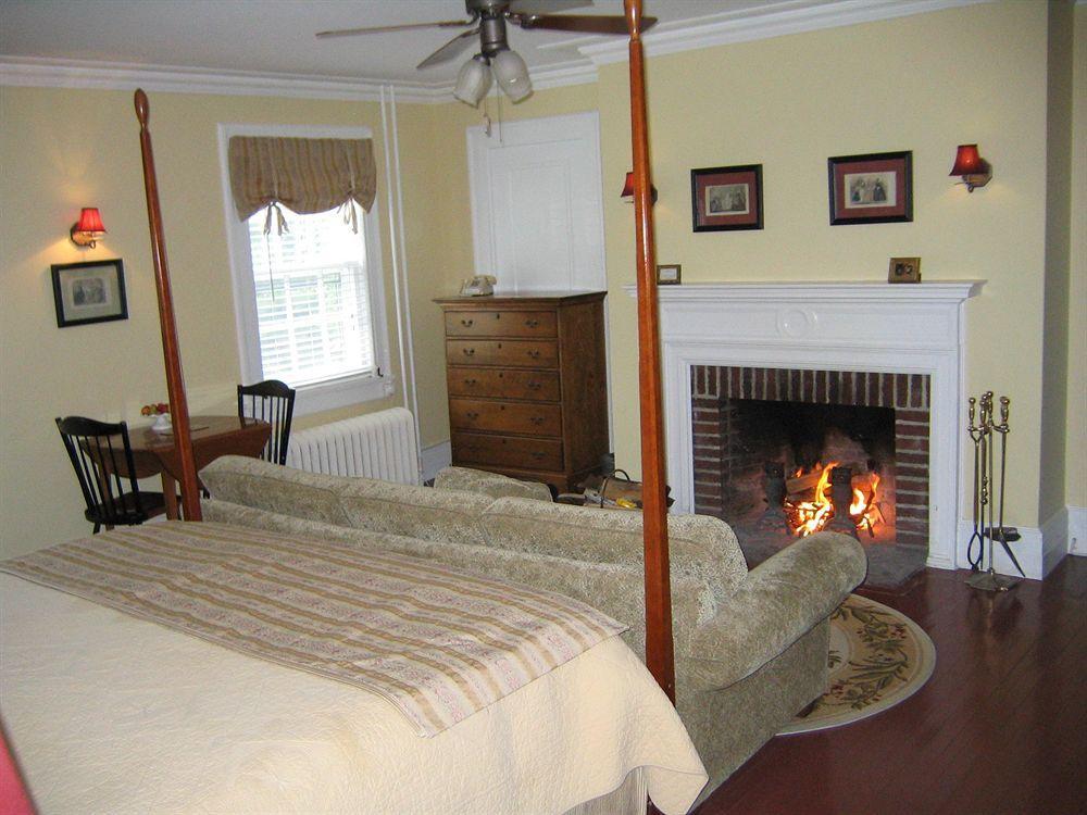 Four Chimneys Inn Bennington Dış mekan fotoğraf