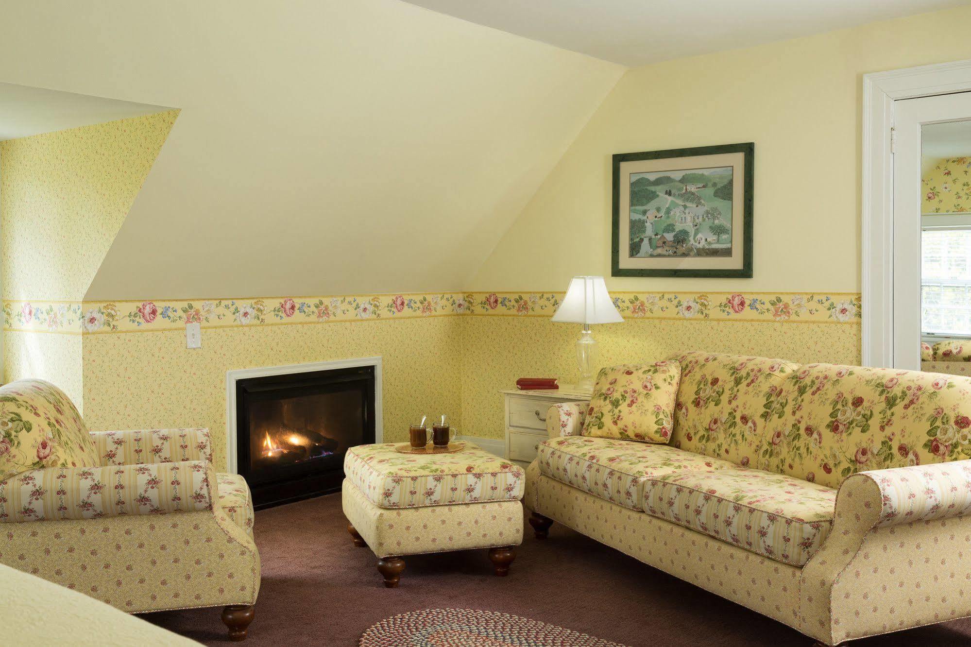 Four Chimneys Inn Bennington Dış mekan fotoğraf